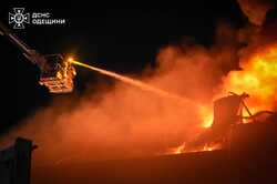 Более полусотни спасателей тушили пламя на месте прилета в Одессе (ФОТО/ВИДЕО)