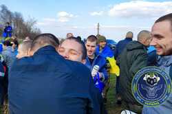 Захищали Зміїний та Чонгар: з російського полону звільнили двох морпіхів одеської бригади