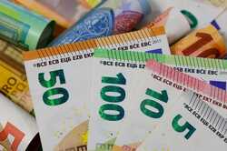 Курс зростає: де в Одесі купувати долар та євро 