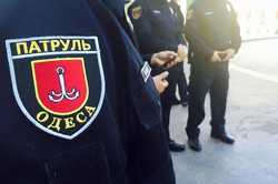 Одесские полицейские спасли людей из горящего дома