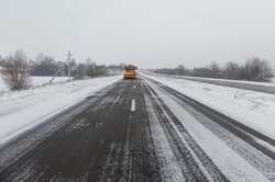 Одесскую область засыпает снегом: в каком состоянии дороги государственного значения