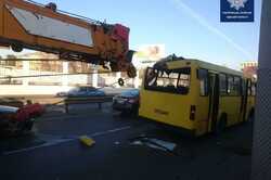 В Одессе автокран врезался в маршрутку