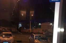 П'яна одеситка розбила скло автосалону, бажаючи покататися на авто