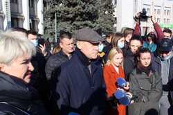 Труханов зустрівся з бізнесменами на акції проти карантину і пообіцяв вирішити ситуацію