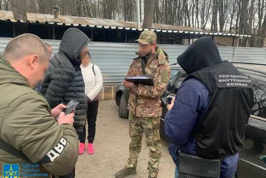 Поліцейський з Одещини допомагав ухилянтам перетнути кордон: деталі справи