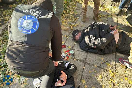 В Одеській області затримали рекетирів, які видавали себе за правоохоронців: деталі справи 
