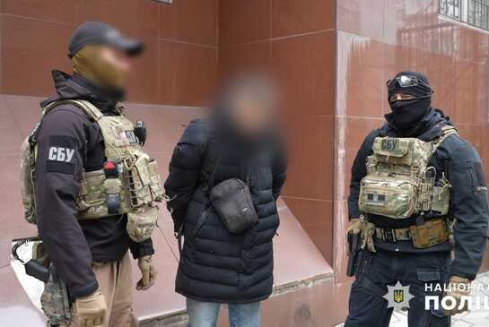 Одеські поліцейські викрили торговця зброєю з Житомирщини 